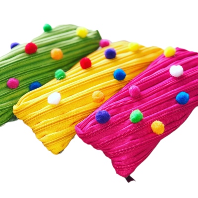 CARTUCHERA DIDACTICA POMPONES