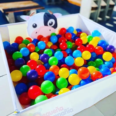 SUPER PELOTERO VACA CON 200 PELOTITAS - Por pedido